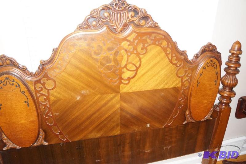 lot 270 image: Antique  Vintage Full Size Headboard