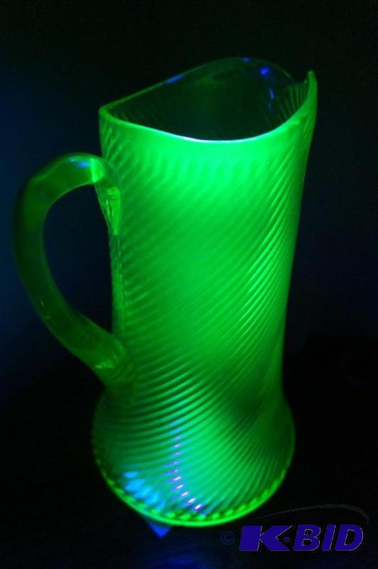 lot 300 image: Vaseline Green Depression Ware Water Pitcher