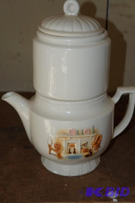 lot 314 image: Porcelier 2 Part Tea Pot