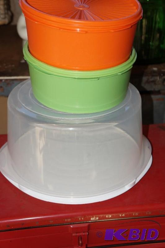 lot 319 image: Lot of 3 Plastic Ware