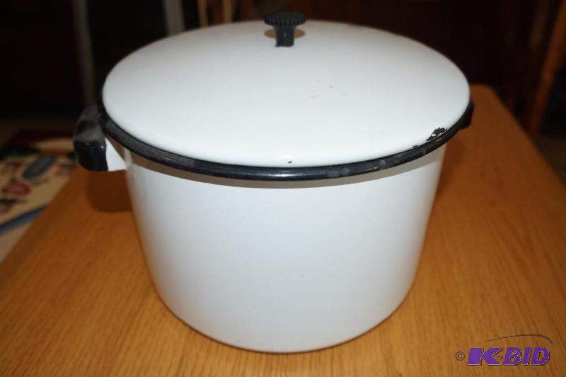 lot 337 image: Antique  Vintage Porcelain Kettle with Lid