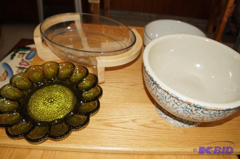 lot 338 image: Lot of Kitchen Ware
