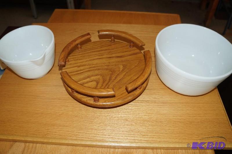 lot 339 image: Lot of Kitchen Ware
