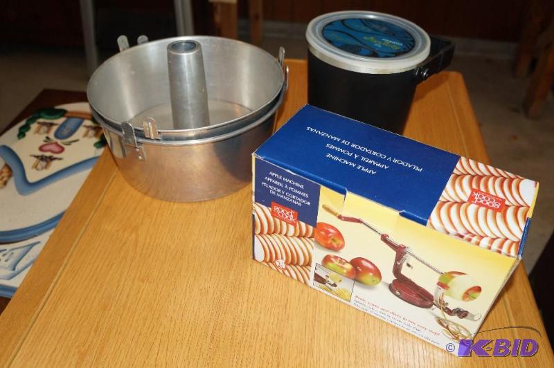 lot 346 image: Lot of Kitchen Ware