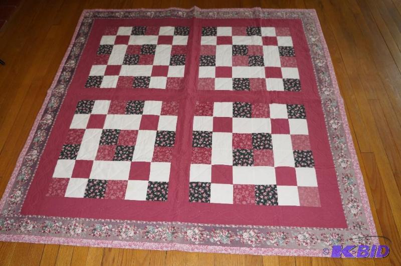 lot 38 image: Handmade Quilt 58 x 58
