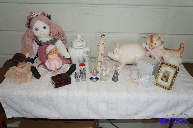 lot 56 image: Large Lot of Home Decor