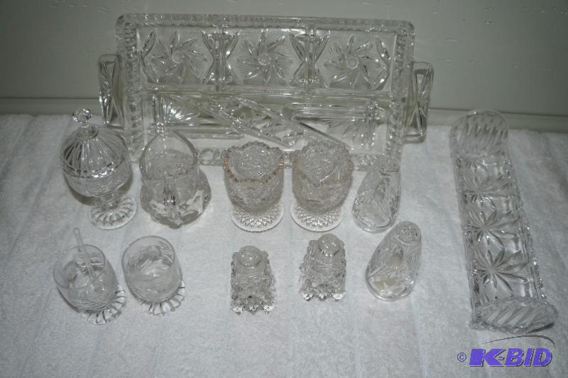 lot 69 image: Lot of 12 Crystal Pieces