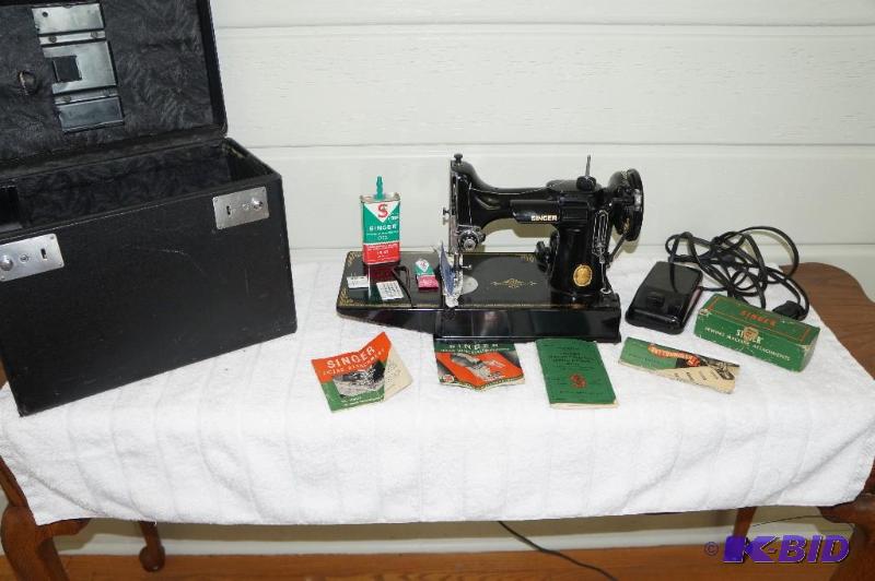 lot 82 image: Vintage Early 1950s Portable Singer Sewing Machine with Case