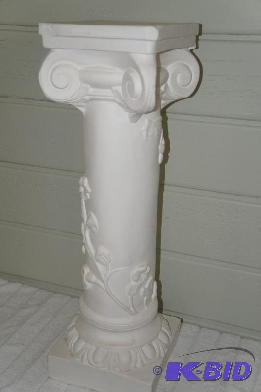 lot 83 image: Ceramic or Plaster Pedestal