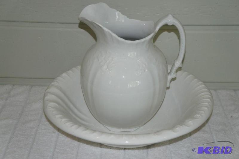 lot 86 image: Wash Basin with Pitcher