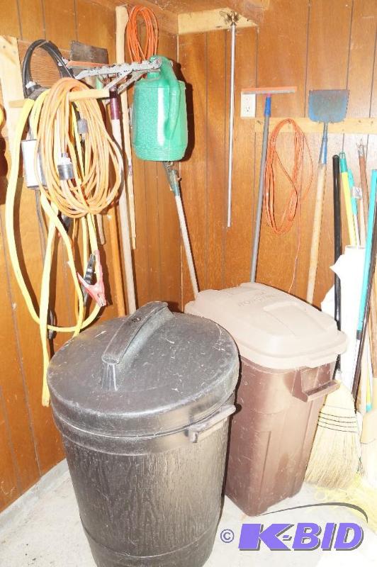 lot 12 image: Large Lot of Lawn & Garden Items