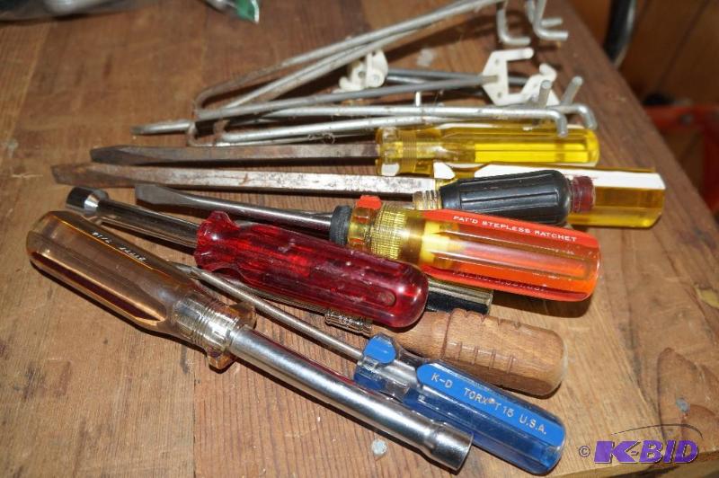 lot 15 image: Lot of Tools