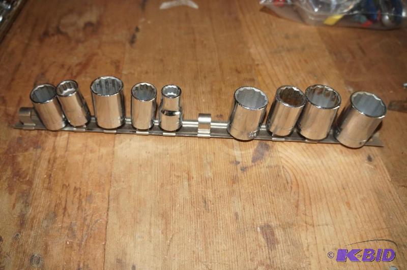 lot 18 image: Lot of 9 Craftsman 34 Sockets