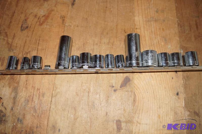 lot 19 image: Craftsman 34 Socket Set of 14
