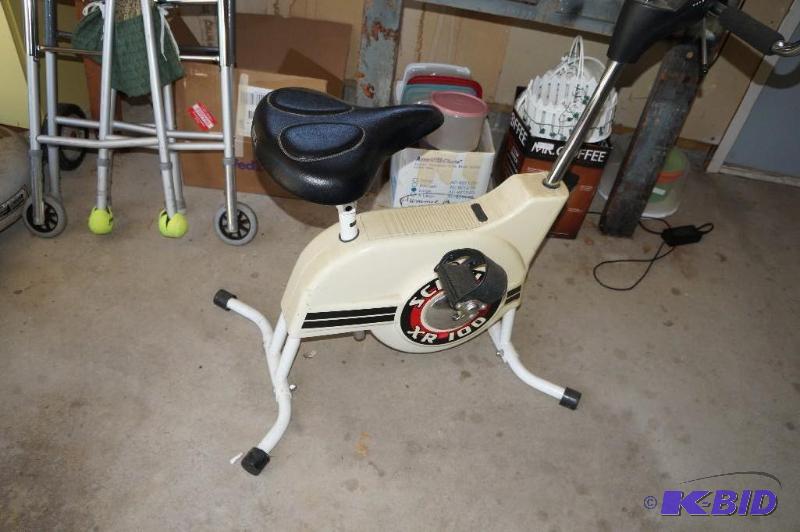 lot 33 image: Schwinn XR 100 Exercise Bike