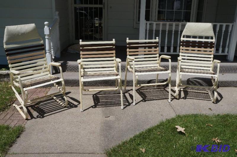 lot 37 image: Set of 4 Lawn  Patio Chairs
