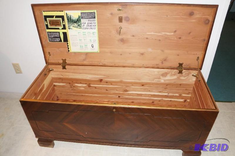 lot 52 image: Cavalier Cedar Chest with Key