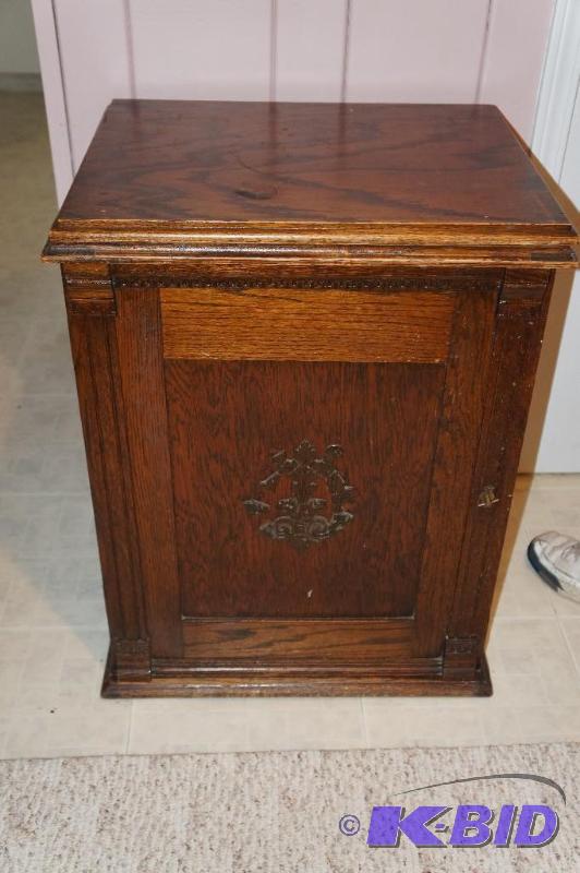 lot 57 image: Antiques Vintage Wood Cabinet