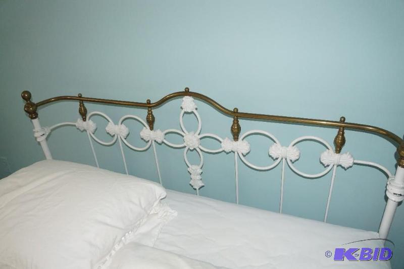 lot 63 image: Antique  Vintage Full Size Metal Framed Bed