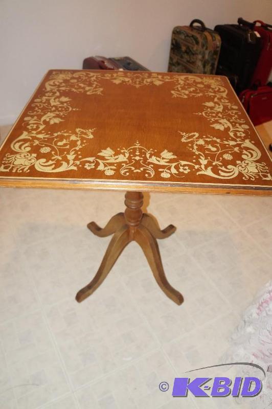 lot 73 image: Antique  Vintage Tilting Table