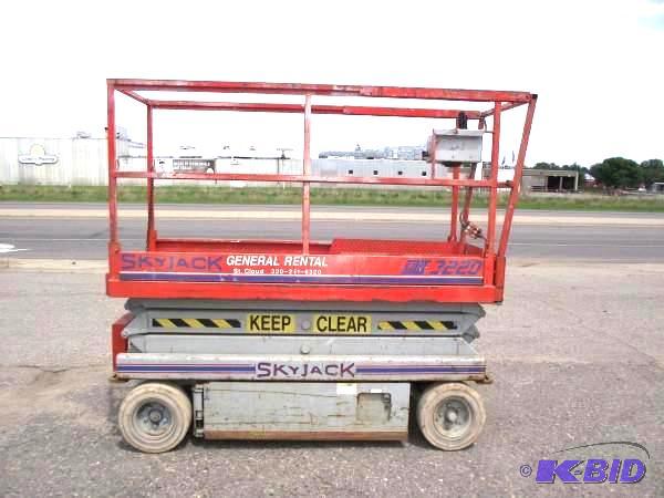 Skyjack 3220 Scissor Lift   20 Lif...