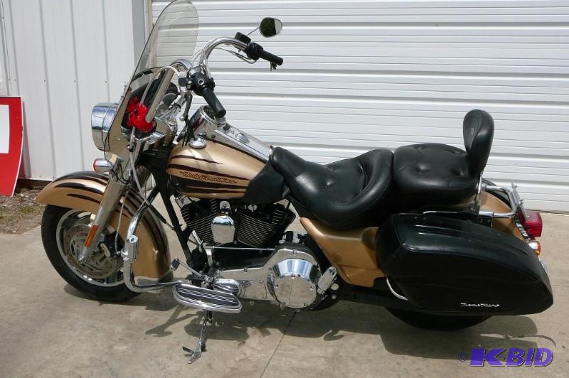 2004&nbsp Harley Davidson Road Kin...
