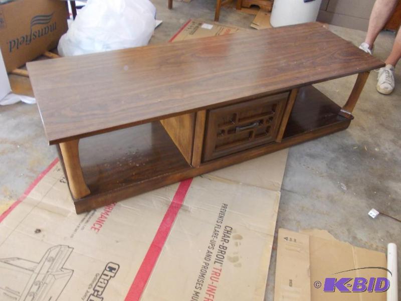 lot 13 image: Coffee Table With Storage 5 Ft x 20...