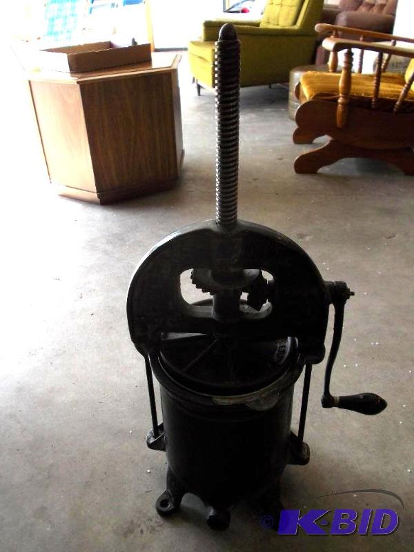 lot 26 image: Vintage PotatoSausage Press (With ...