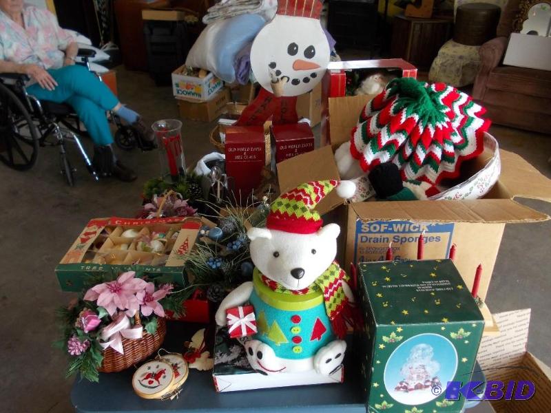lot 42 image: Large Lot Of Christmas Decorations ...