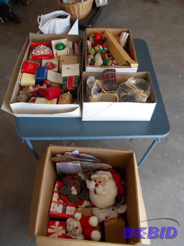 lot 44 image: Large Lot Of Christmas Decorations ...