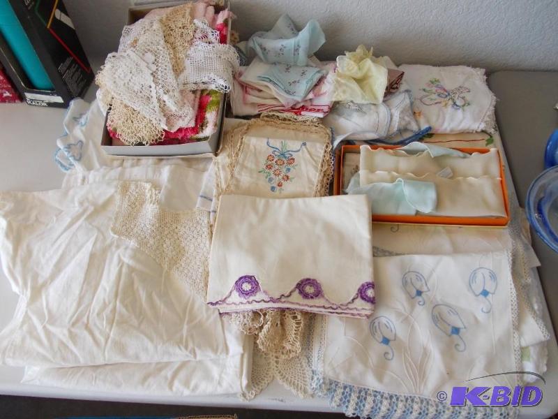 lot 50 image: Large Lot Of Vintage Embroidered Li...