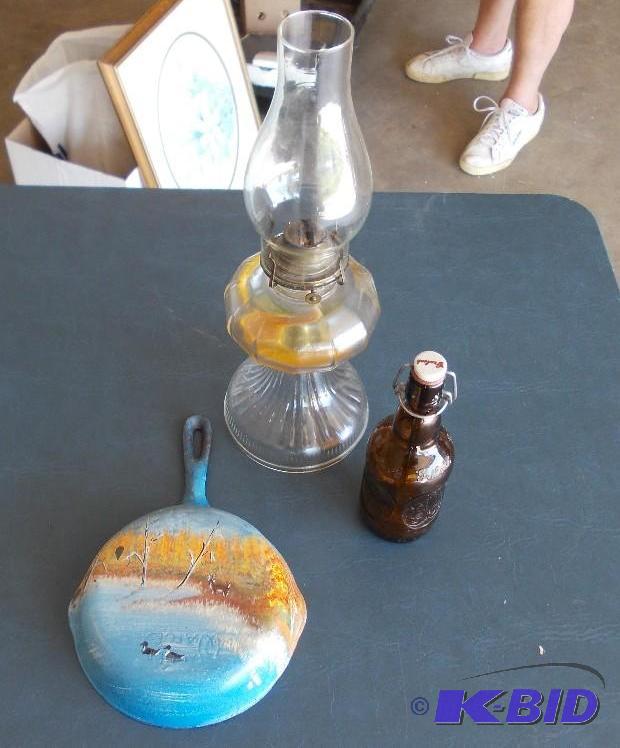 lot 51 image: Painted Wagner-Ware Skillet, Kerose...