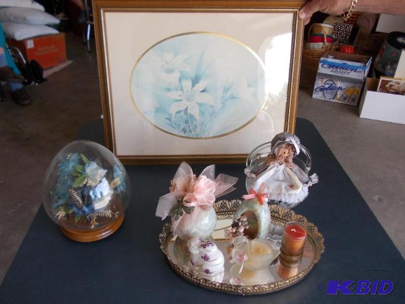 lot 59 image: Framed Picture, VanityDresser Mirr...
