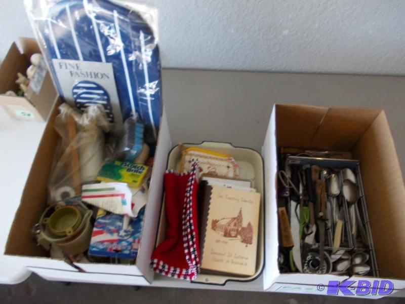 lot 61 image: Large Lot Of Kitchen Utensils, Flat...