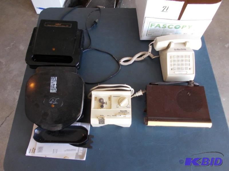 lot 71 image: Lot Of Kitchen Electronics - Can Op...