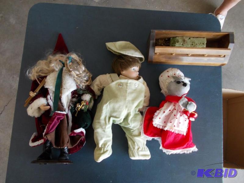 lot 76 image: 3-Dolls, Wood Wall Shelf...