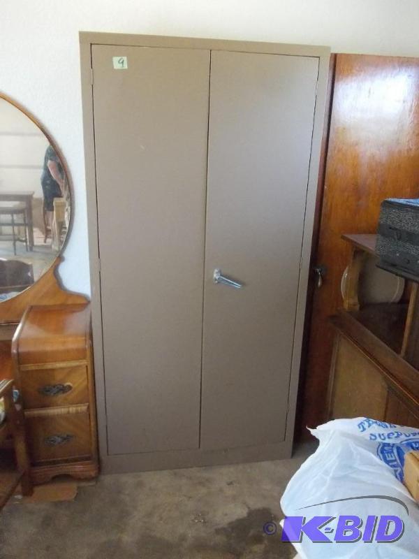 lot 9 image: Metal Cabinet With 5-Shelves Inside...