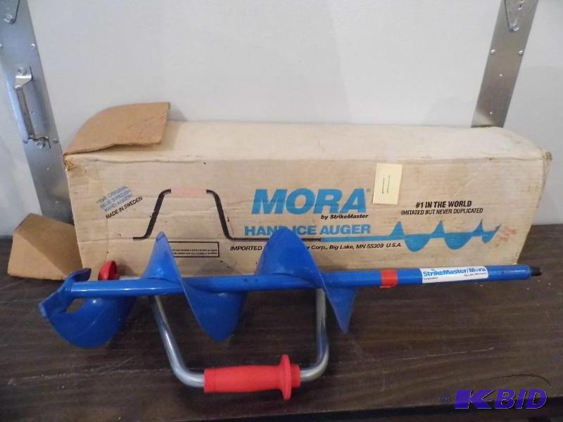 lot 11 image: Mora Ice Auger