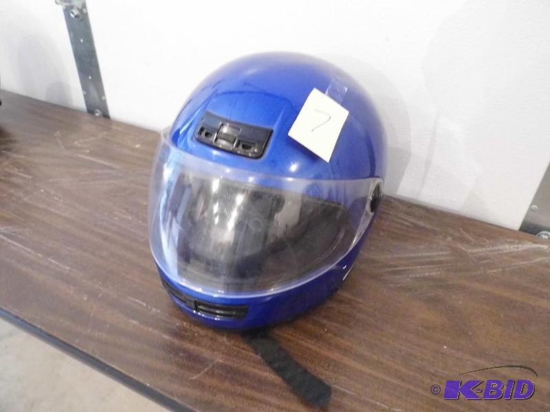 lot 7 image: Blue Helmet