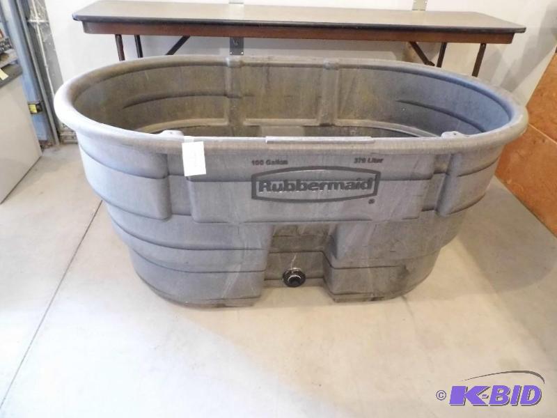 lot 9 image: Rubbermaid Water Trough