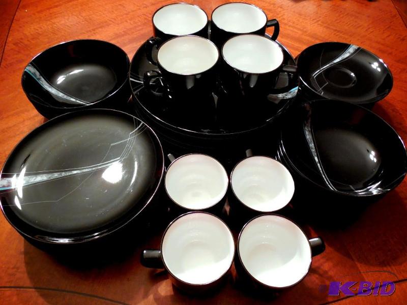 lot 43 image: 40pc Noritake Stoneware Destination