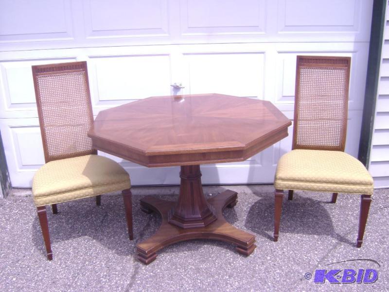 Vintage Heritage dinning table measuring 42&q...