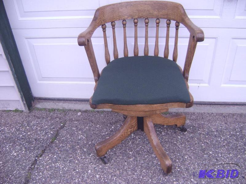 Vintage solid oak cushioned office chair appe...
