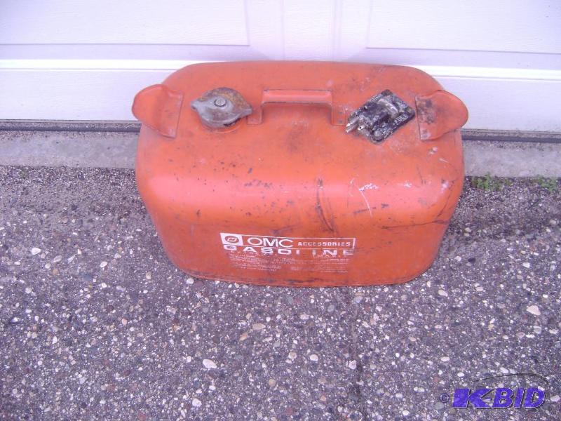 Metal 6 gallon Boat gas tank in great usable ...