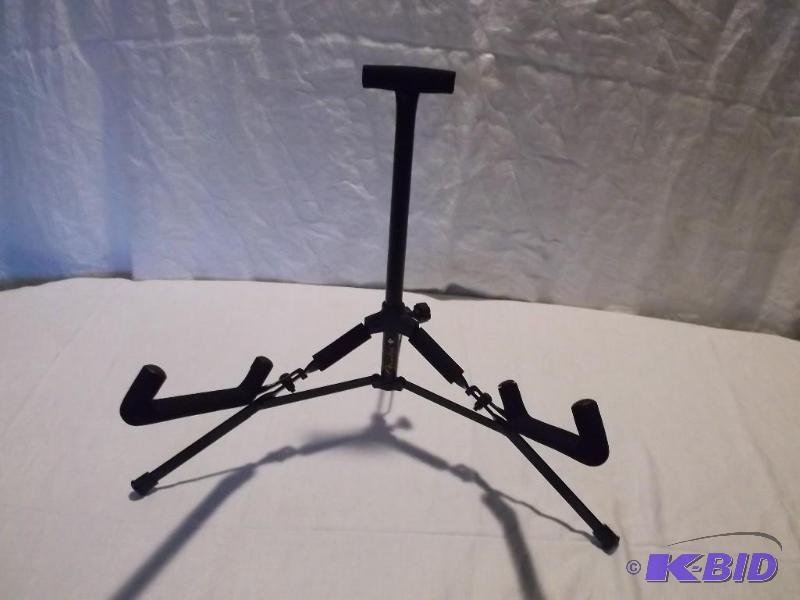 Fender Guitar stand looks new and folds up fo...