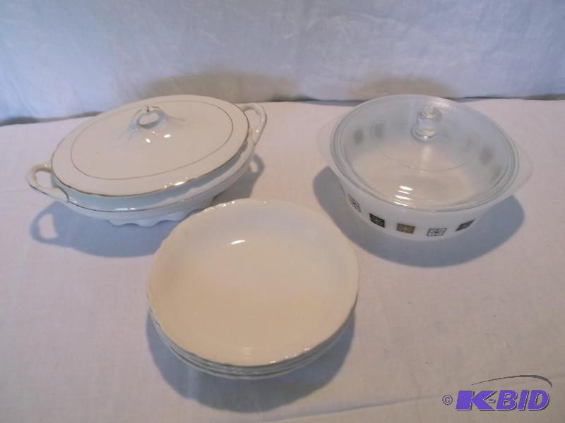 Lot with Serving dish,Casa roll dish and 4 so...