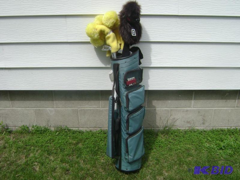 Nice set of Spalding golf clubs in great look...