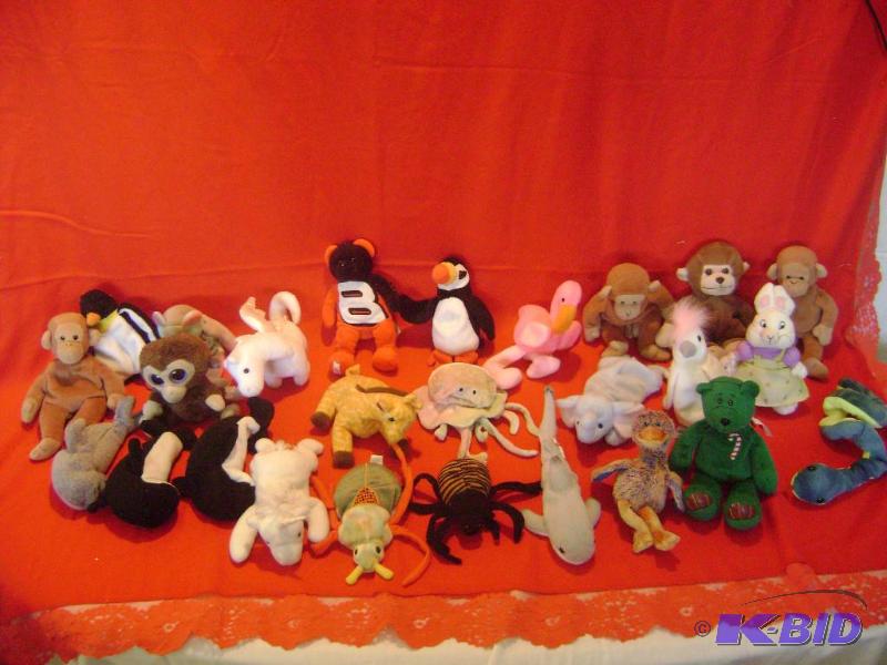 Nice large collection of Beanie babys ....