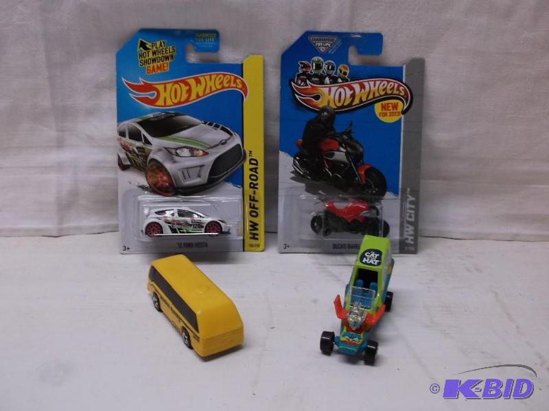Lot of collectable Hot Wheels appear in good ...