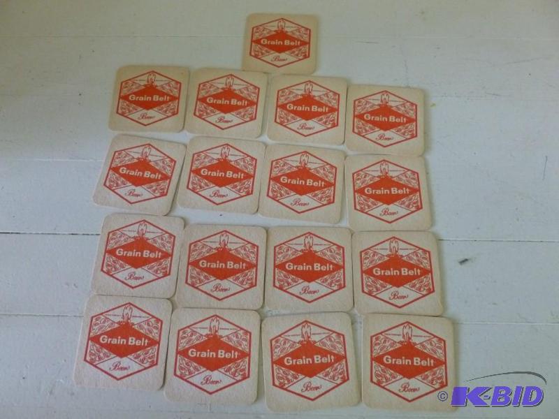 lot 111 image: Large lot of seventeen vintage Grai...